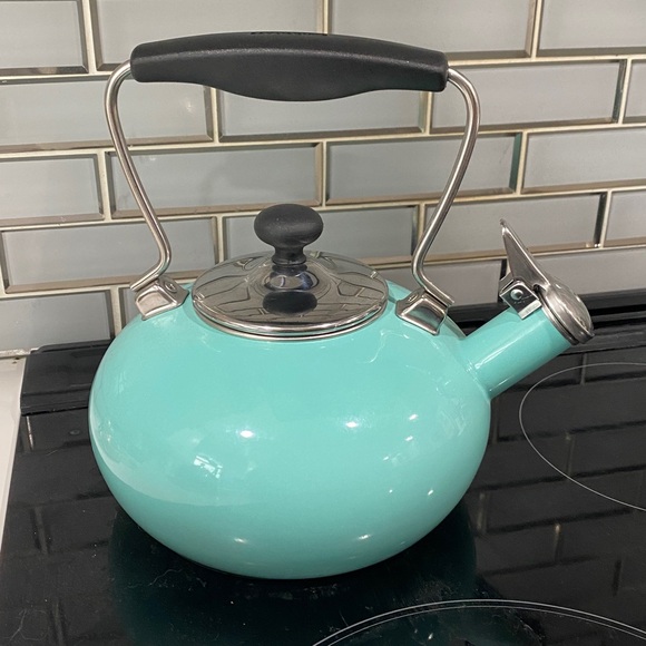 Chantal teal whistling teapot kettle enamel coated 2 quart cottagecore farmhouse - Picture 3 of 10